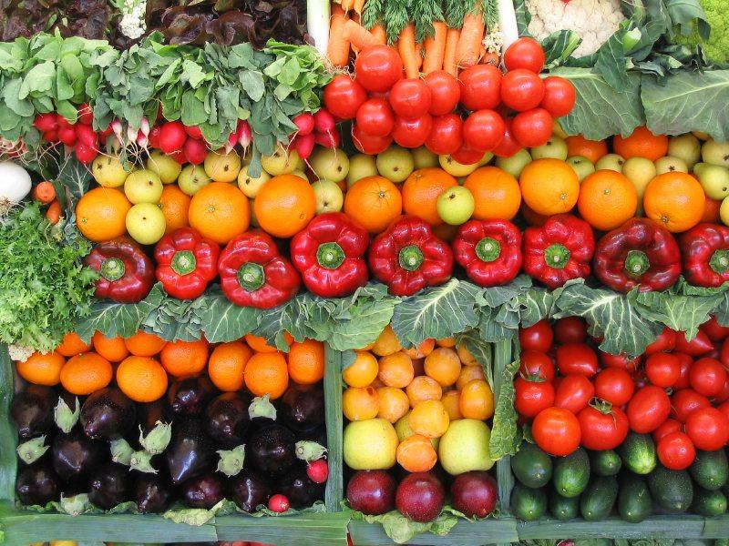 Ακρίβεια: Πόσο έχουν αυξηθεί οι χονδρικές τιμές σε φρούτα, λαχανικά και κρέατα