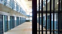 Μοίρες: Οικογενειακή βία- Μέχρι και μέσα από τα κρατητήρια την απειλούσε