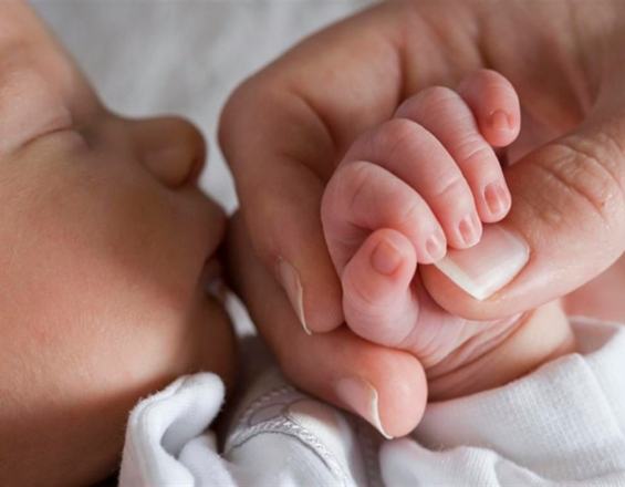 Επίδομα γέννησης: Πότε θα καταβληθεί στους δικαιούχους – Όλες οι λεπτομέρειες
