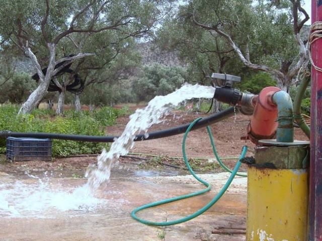 Ανεξέλεγκτη η κατάσταση στα χωράφια και στη Μεσαρά