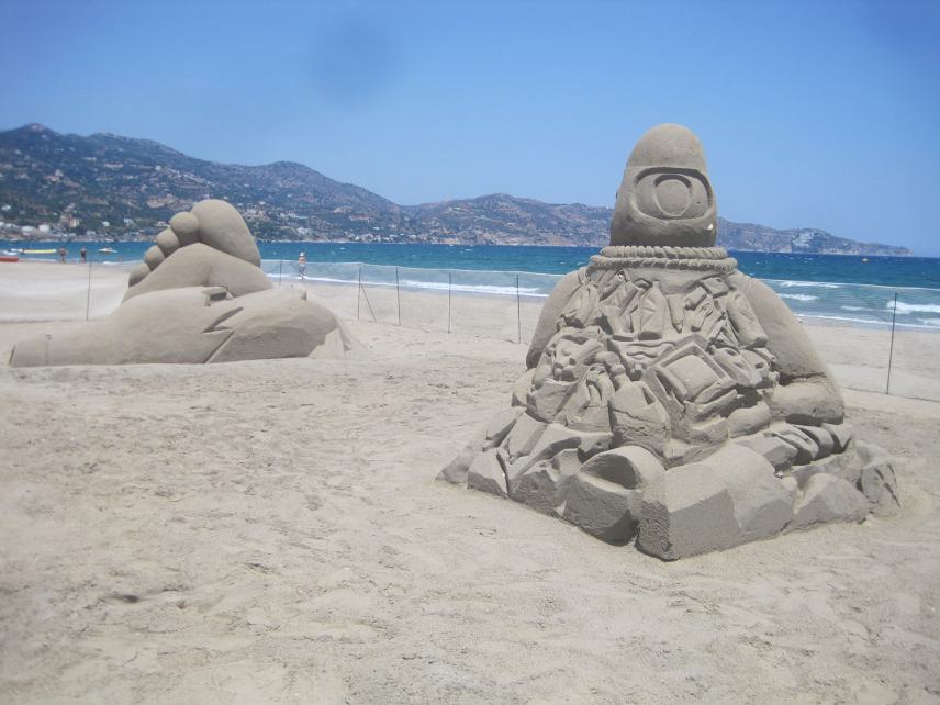 Ολοκληρώθηκαν οι δημιουργίες των γλυπτών στην άμμο στην Αμμουδάρα