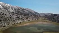 Μαγική η λίμνη του Ομαλού στη Βιάννο (βίντεο)
