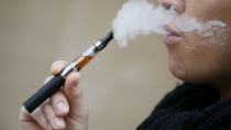 Το ηλεκτρονικό τσιγάρο μπορεί να κάνει κακό στους πνεύμονες σε βάθος χρόνου