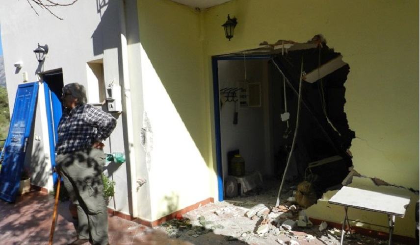 Ισχυρός σεισμός με δύο νεκρούς στη Λευκάδα