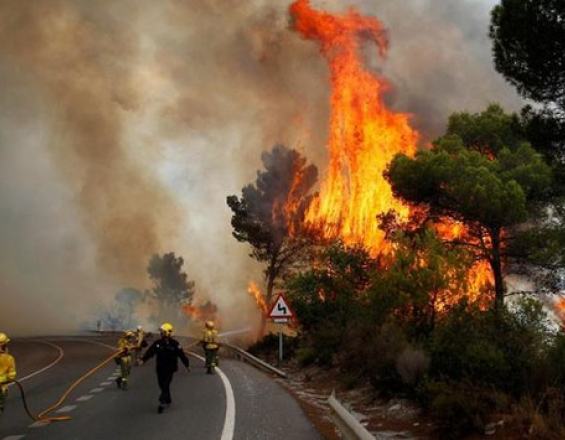Οι “γιγαντιαίες πυρκαγιές” απειλούν την Ευρώπη