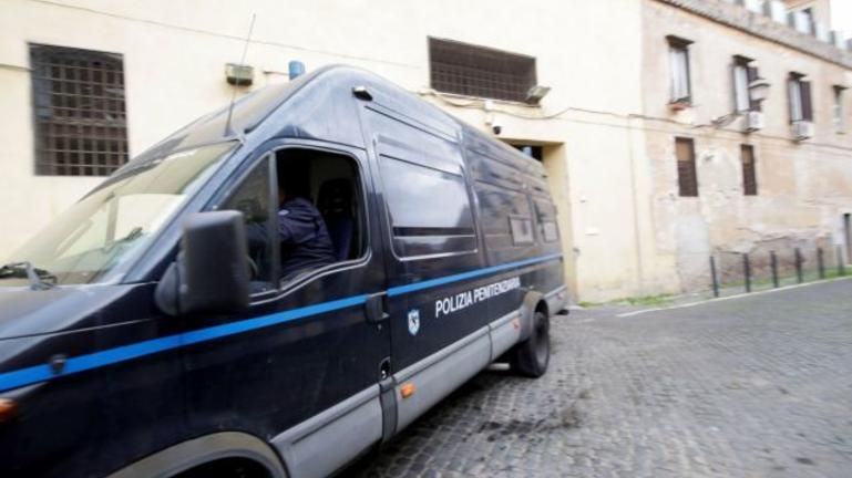 Κορωνοϊός : Εξεγέρσεις σε φυλακές της Ιταλίας