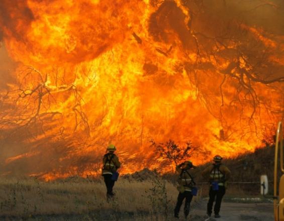 ΗΠΑ: Στο έλεος των πυρκαγιών η νότια Καλιφόρνια