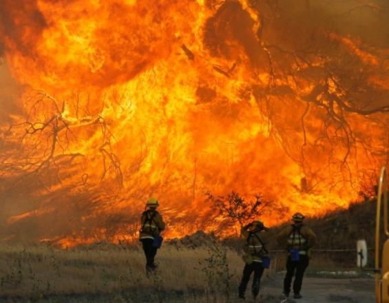 ΗΠΑ: Στο έλεος των πυρκαγιών η νότια Καλιφόρνια