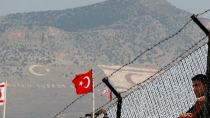 Ένταλμα σύλληψης για τον μαθητή που κατέβασε την τουρκική σημαία