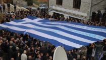 Πλήθος κόσμου στο «τελευταίο αντίο» στον Κωνσταντίνο Κατσίφα (φωτογραφίες)