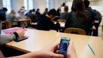 Σχολεία: Αυξάνονται οι αποβολές για χρήση κινητών τηλεφώνων