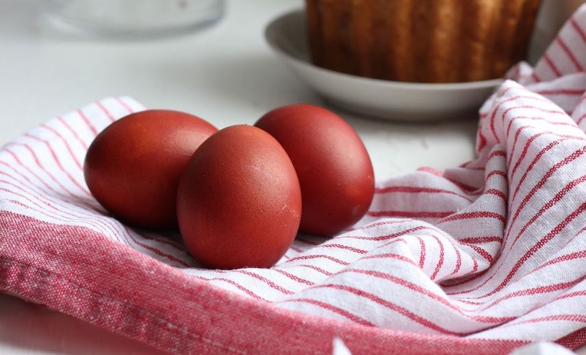Οδηγίες και μυστικά για τα πιο κόκκινα αυγά