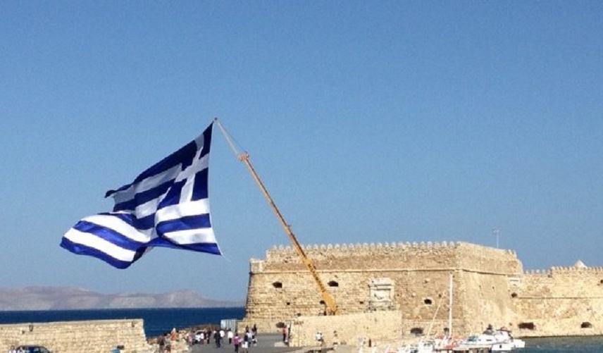 Όλη η Ελλάδα στα γαλανόλευκα για την Εθνική Επέτειο