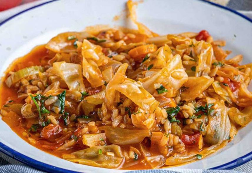 Λαχανόρυζο κοκκινιστό