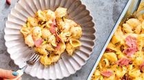 Mac ’n’ cheese αλλιώς, με φυστίκια Αιγίνης και μορταδέλα