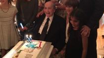 Με παιδιά, εγγόνια, δισέγγονα και τούρτα Μαθουσαλίξ γιόρτασε τα 98 του ο Κωνσταντίνος Μητσοτάκης