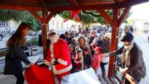 Μοίρασε χαμόγελα και δώρα ο Άγιος Βασίλης στο Μετόχι Τυμπακίου