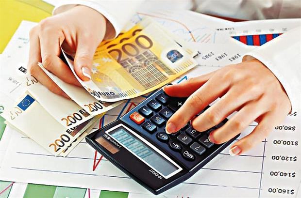 «Δέσμιοι» των ληξιπρόθεσμων οφειλών οι επιχειρηματίες