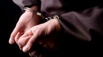 Τέσσερις συλλήψεις στη Μεσαρά για ναρκωτικά και όπλα