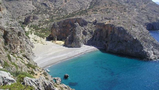 Μάζεψαν τα σκουπίδια στο Αγιοφάραγγο