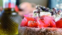 Taste Atlas: Η καλύτερη σαλάτα του κόσμου είναι κρητική!