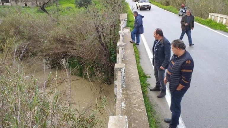 Συγκλονιστική η μαρτυρία του δύτη που βρήκε τους νεκρούς στο ΙΧ
