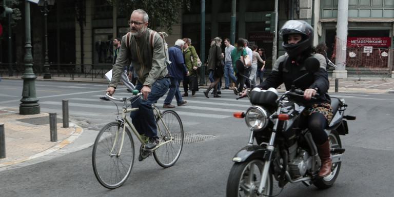 Αγίου Πνεύματος: Για ποιους είναι αργία -Πώς αμείβονται όσοι εργάζονται