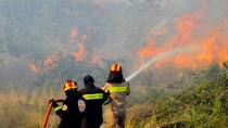 Ελλάδα: Συνεχίζονται υποαντίξοες συνθήκες οι μάχες στα πύρινα μετωπα