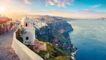 Μελέτη για τον υπερτουρισμό – Κόκκινη κάρτα σε δύο ελληνικά νησιά