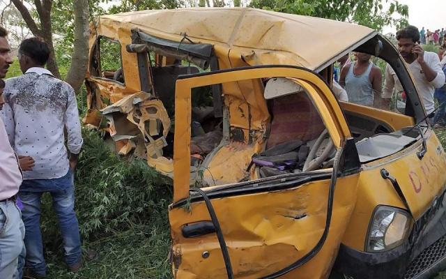 Ινδία: Πτώση λεωφορείου από χαράδρα με δεκάδες νεκρούς