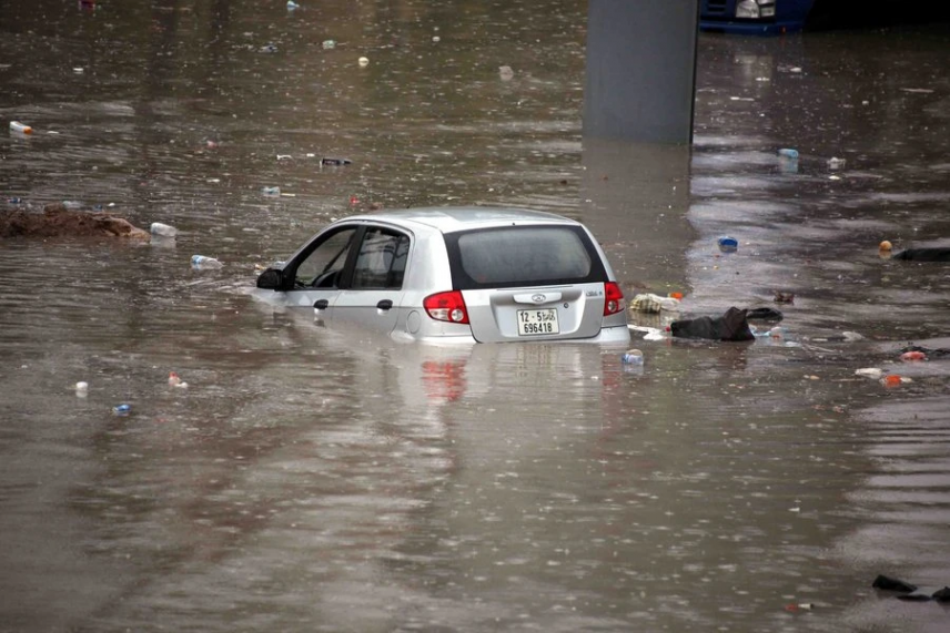 Πλημμύρες στη Λιβύη / Τουλάχιστον 2.000 νεκροί, χιλιάδες αγνοούμενοι