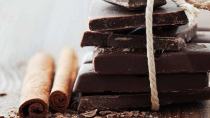 100 γραμμάρια σοκολάτα υγείας την ημέρα, το γιατρό τον κάνουν πέρα (ΑΛΗΘΕΙΑ!)