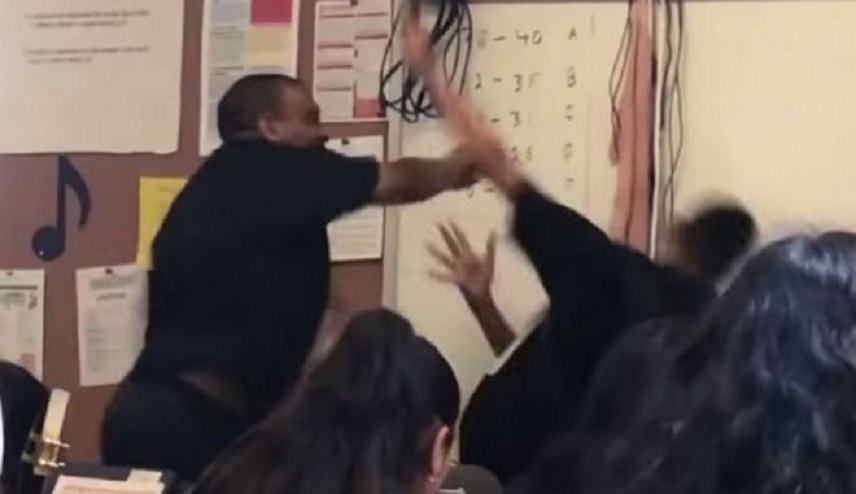 Καθηγητής έδωσε “σκληρό” μάθημα σε ρατσιστή μαθητή