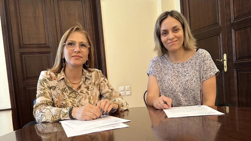Υπογράφηκε σύμβαση για τον έλεγχο της ποιότητας των υδάτων κολύμβησης σε 177 παραλίες της Κρήτης