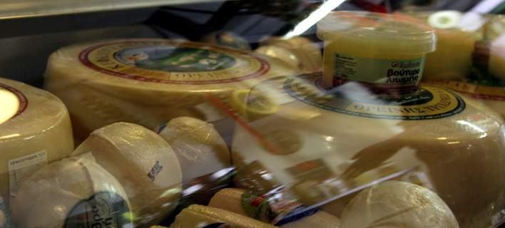 Κατάσχεση ακατάλληλων τροφίμων σε επιχείρηση λιανικού εμπορίου