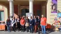 « Όχι στη Βία κατά των γυναικών δεν είσαι μόνη μίλησε μας »