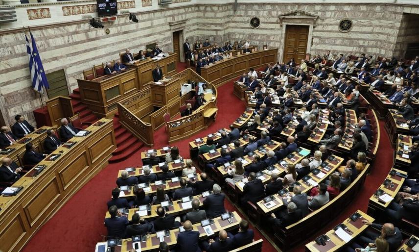 Βουλή: Υπερψηφίστηκε με 262 υπέρ έναντι 36 κατά και ένα «παρών», η τροπολογία για τους «εργάτες γης»