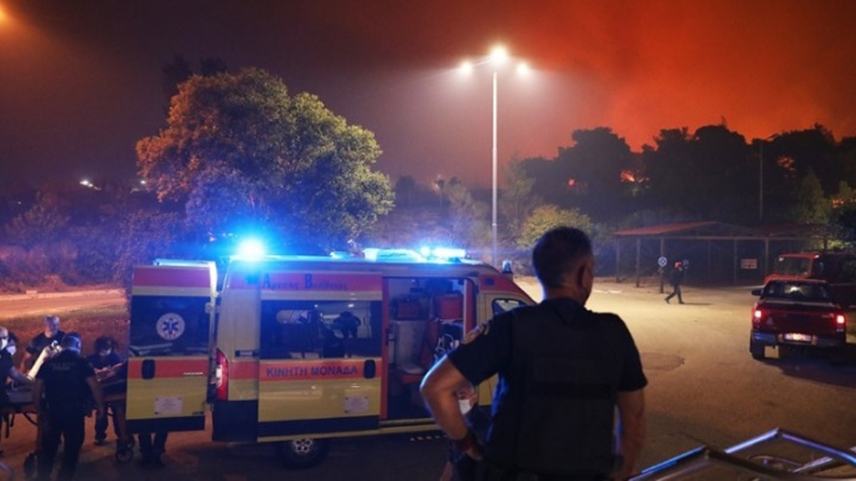 Eλλάδα: Πύρινη κόλαση στην Αττική
