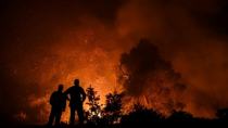 Συνεχίζεται η μάχη με τις φλόγες στην Εύβοια