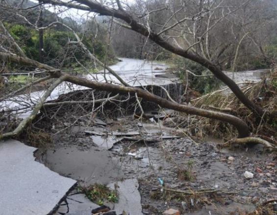 Προσοχή, λέει η Πυροσβεστική με φόντο την κακοκαιρία